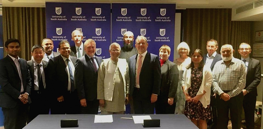  Two Australian Universities set up Yunus Social Business Centres